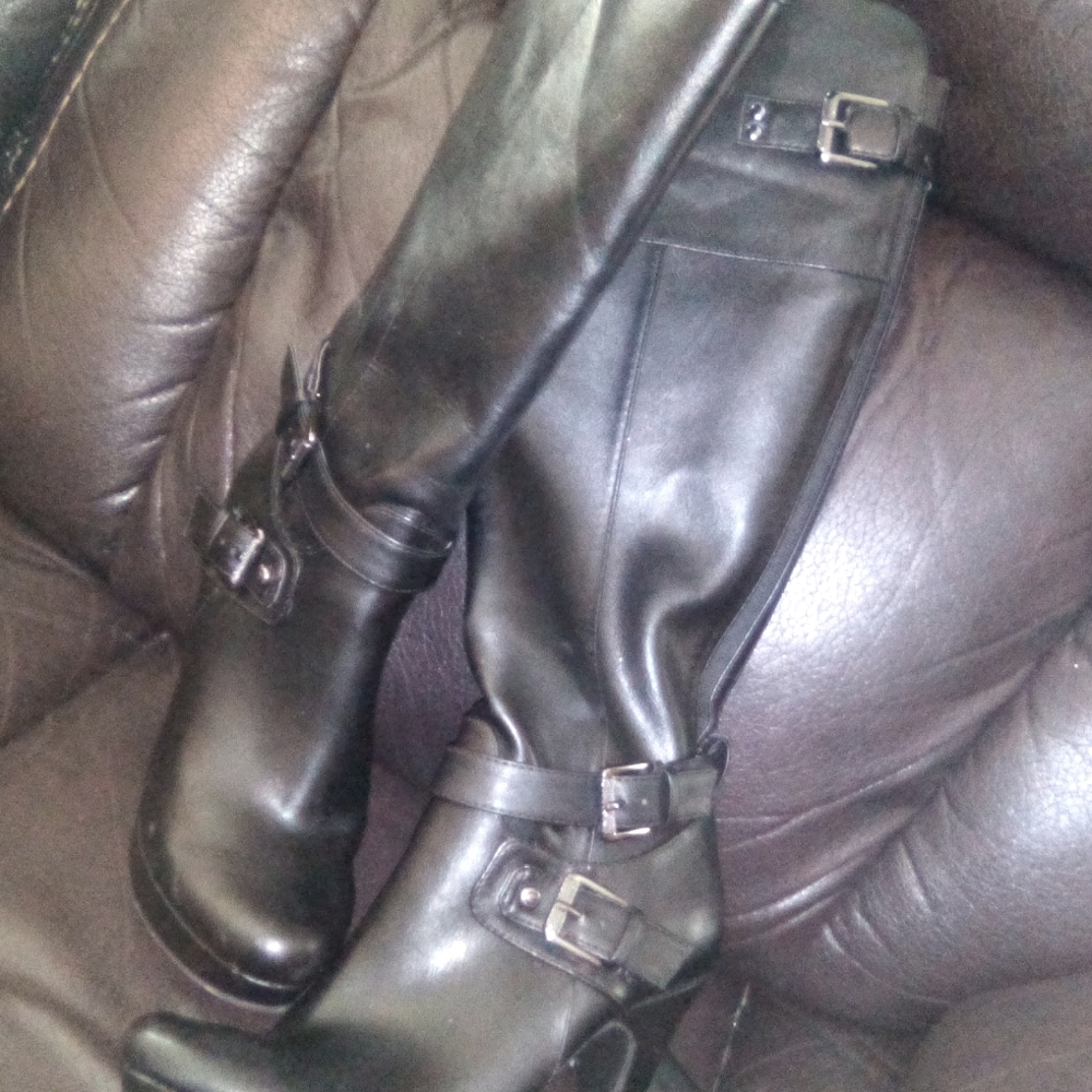 Guess boots size 7
